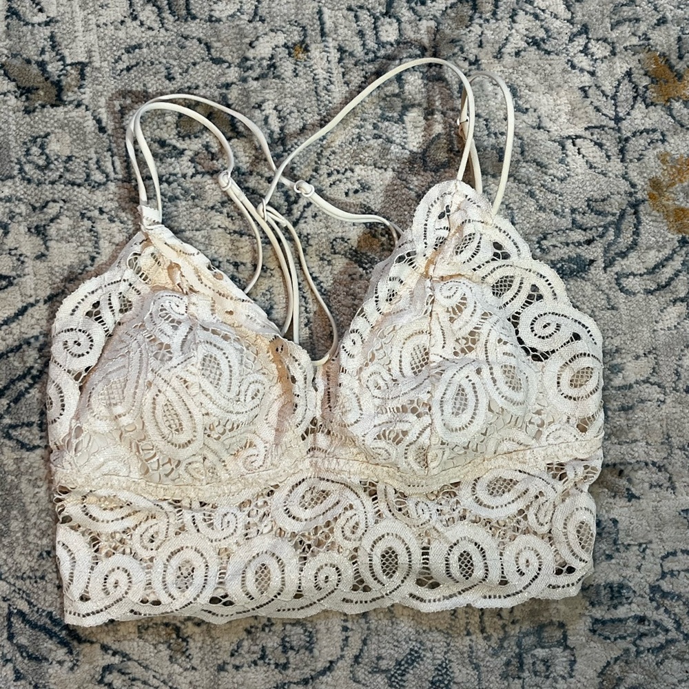 Elegant Lace Bralette in Cream
